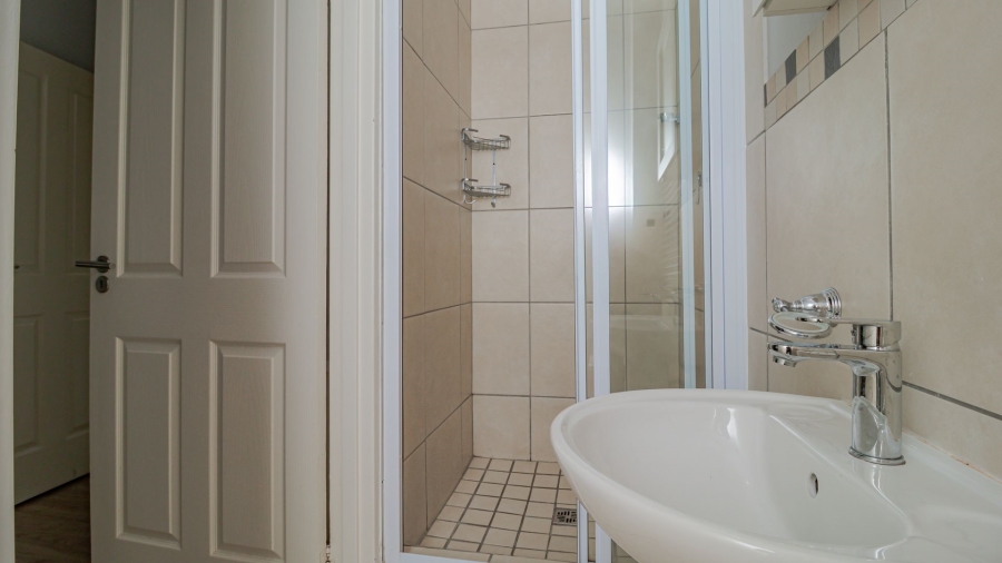 To Let 2 Bedroom Property for Rent in Claremont Western Cape